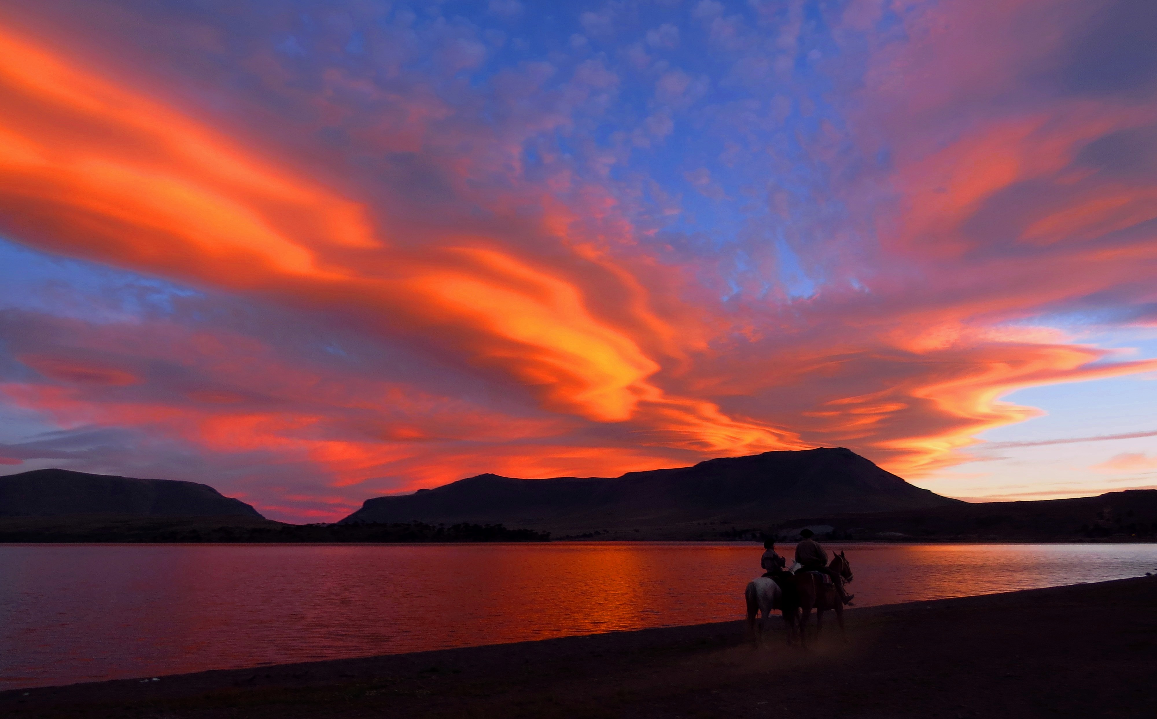 Primavera y Verano en Caviahue y Copahue